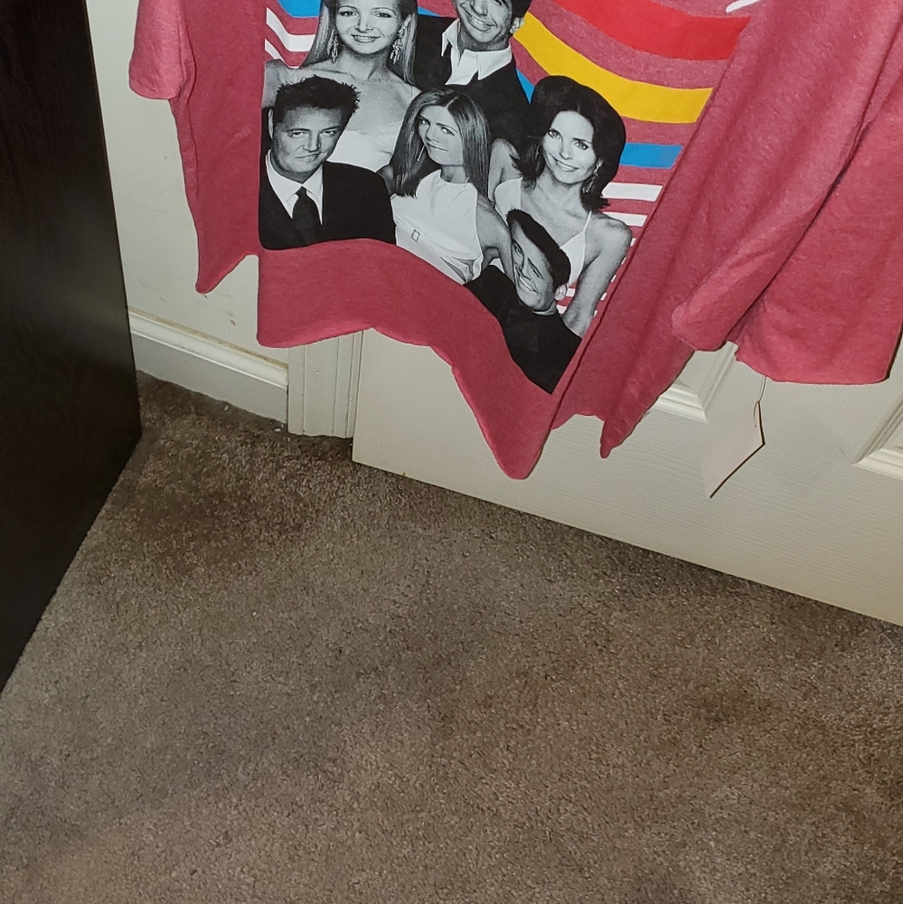 Friends t shirt new with tags - Picture 4 of 5